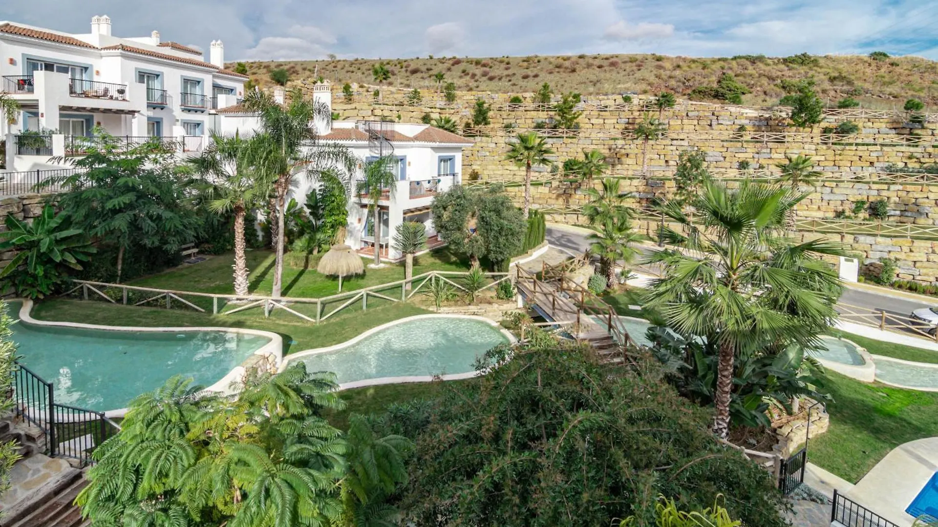 Paraiso Pueblo B52 Estepona 0*,  Spain